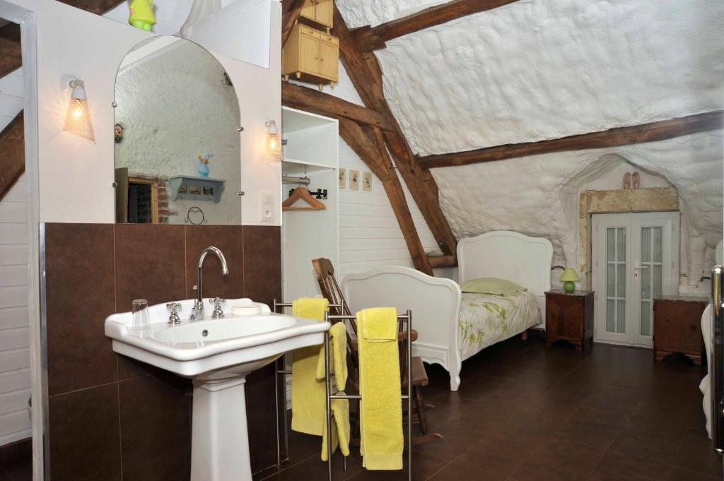 Chambres Et Tables D'Hotes Le Voriou Couddes Bilik gambar