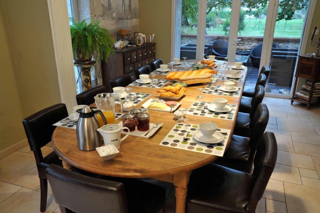 Chambres Et Tables D'Hotes Le Voriou Couddes Luaran gambar
