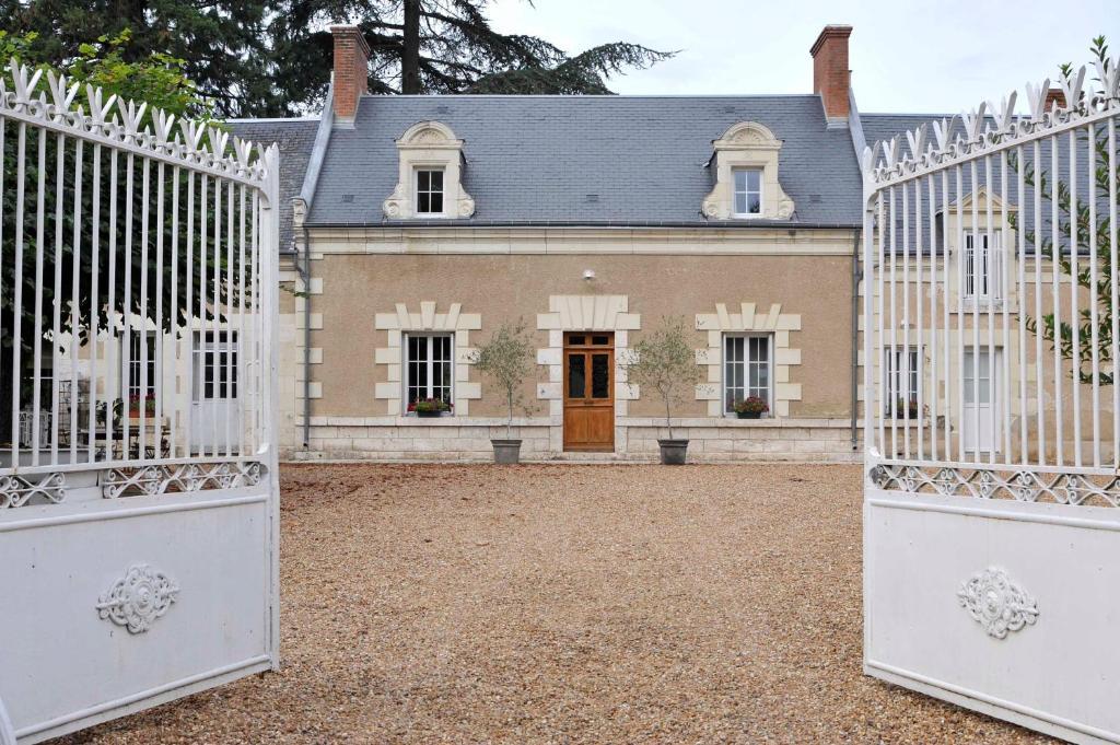 Chambres Et Tables D'Hotes Le Voriou Couddes Luaran gambar