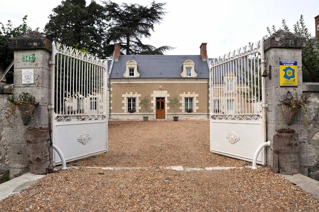 Chambres Et Tables D'Hotes Le Voriou Couddes Luaran gambar