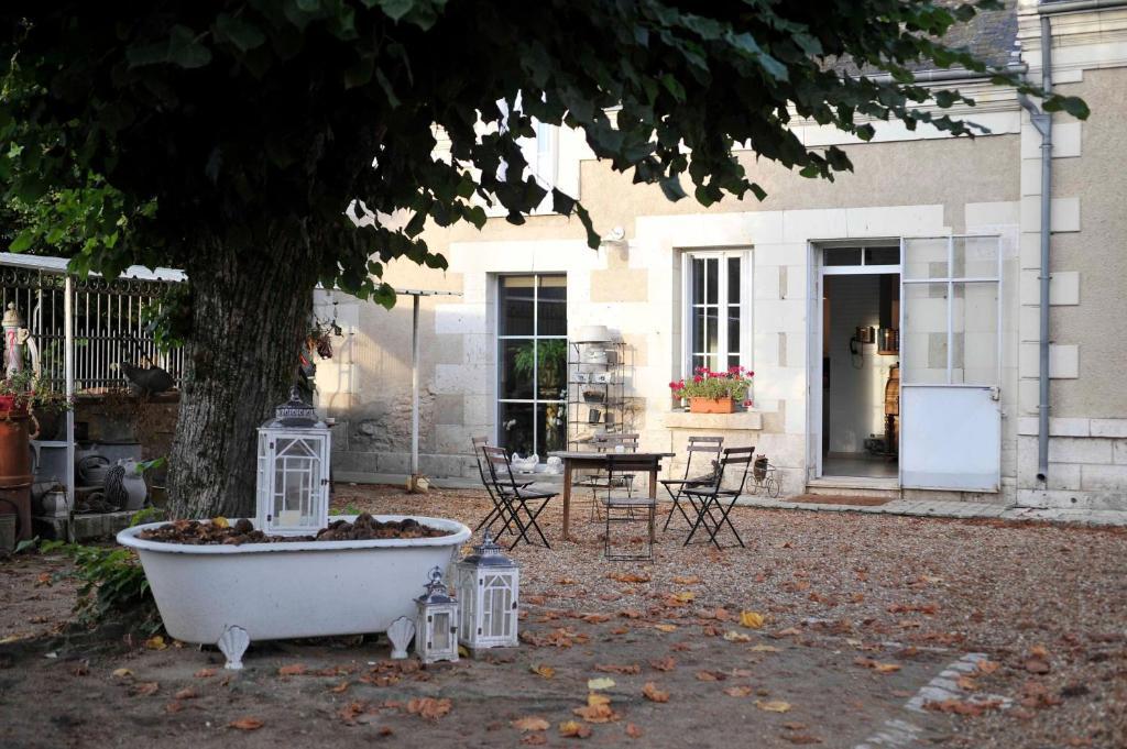 Chambres Et Tables D'Hotes Le Voriou Couddes Luaran gambar